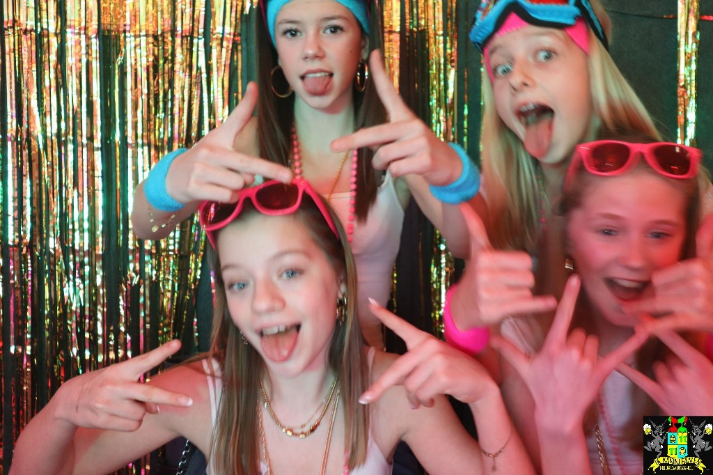 ../Images/Jeugd Opwarmbal Photobooth 301.jpg